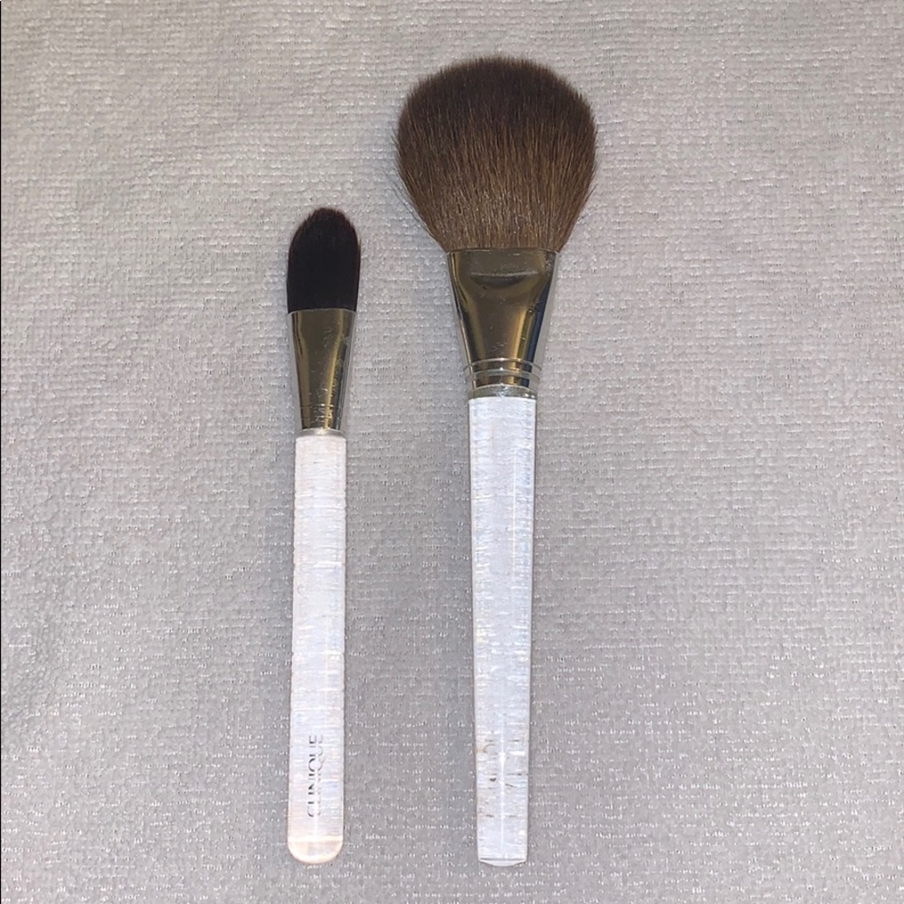 Set of 2 Clinique Makeup Brushes